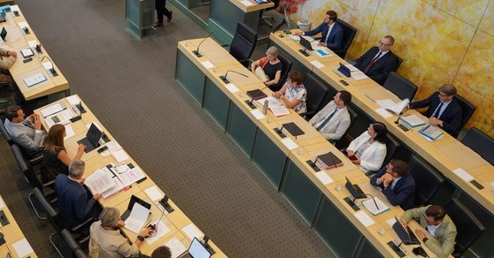 K&auml;rnten schafft Zukunftsspielr&auml;ume: Schulden reduziert, Hypo-Kapitel beendet und Kinderbildung gest&auml;rkt